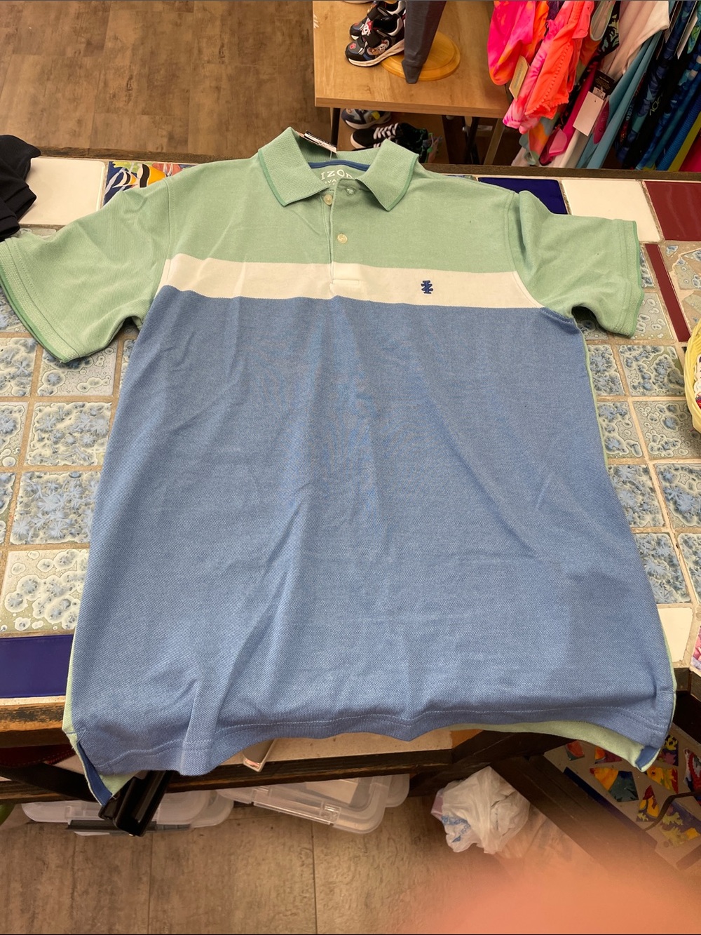 Men’s Small IZOD Colorblock Polo in Mint, White & Sky Blue